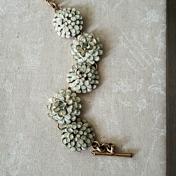 Lucky Brand Vintage Brass Enamel Flower Bracelet - Picture 3 of 6